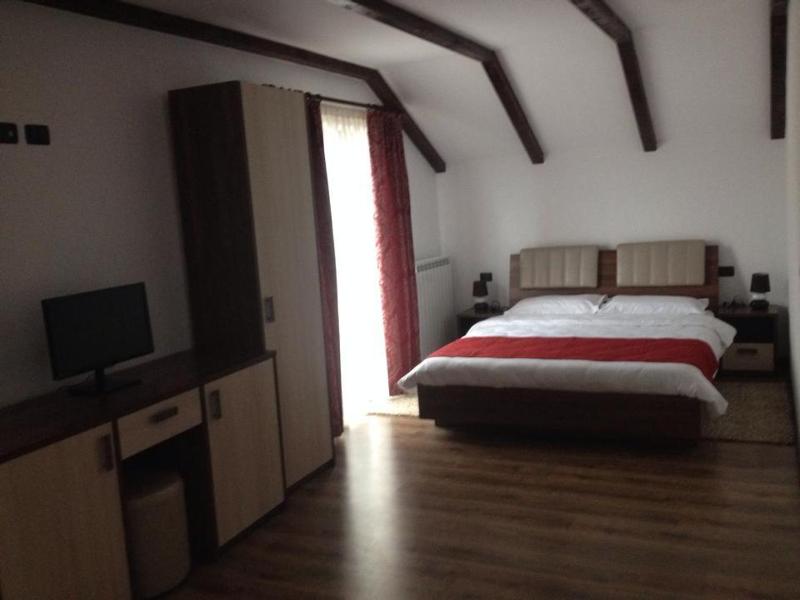 Double Room image 2