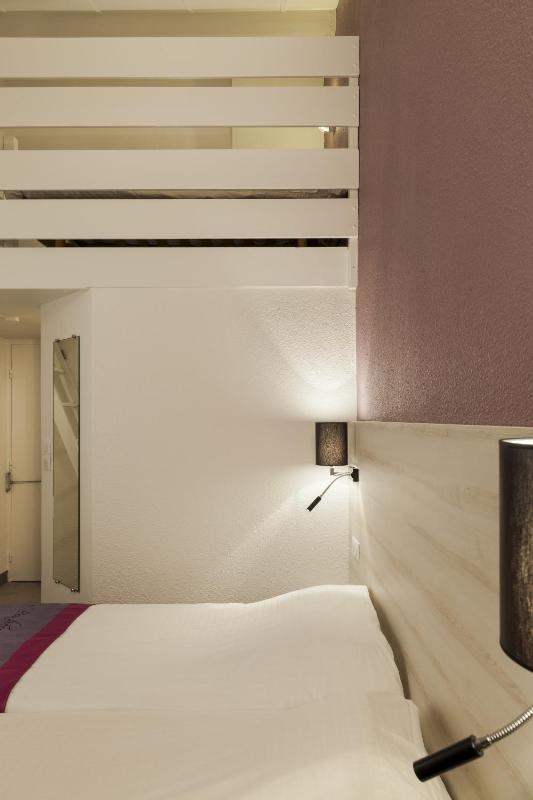 One Single Bed image 1