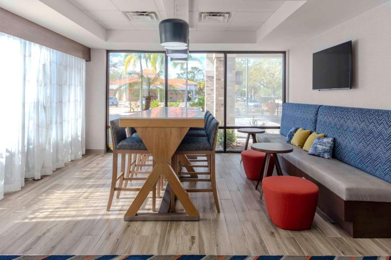 Hampton Inn Sarasota-I-75 Bee Ridge - image 12