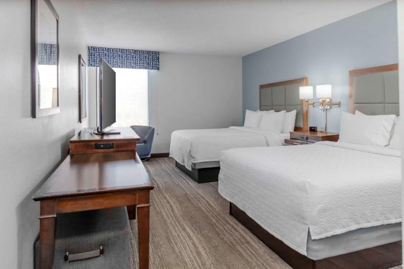 Room with Two Queen Beds - Non-Smoking image 3