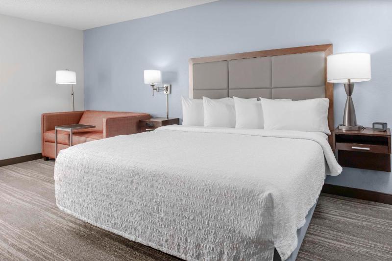 Hampton Inn Sarasota-I-75 Bee Ridge - image 16