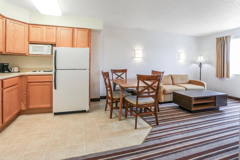 Deluxe Double Suite with Two Double Beds - Non-Smoking image 1