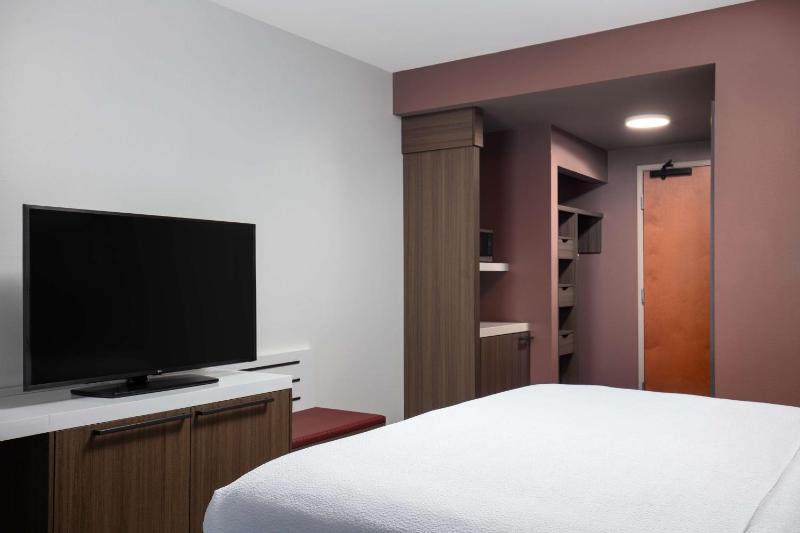 King Room image 3