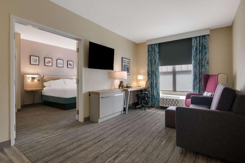 King Suite with Whirlpool image 3