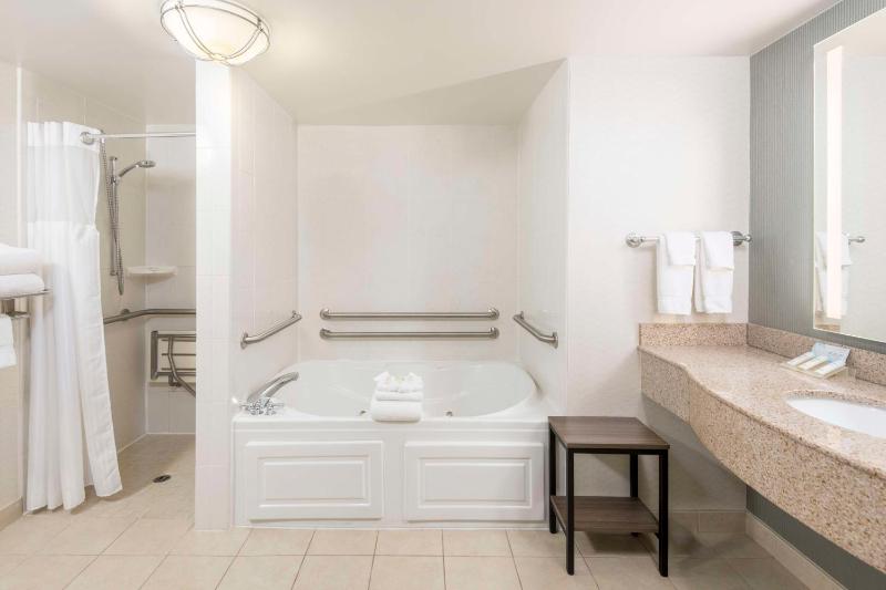 Hilton Garden Inn Scottsdale North/Perimeter Center - image 12