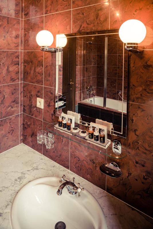 Royal Suite image 3