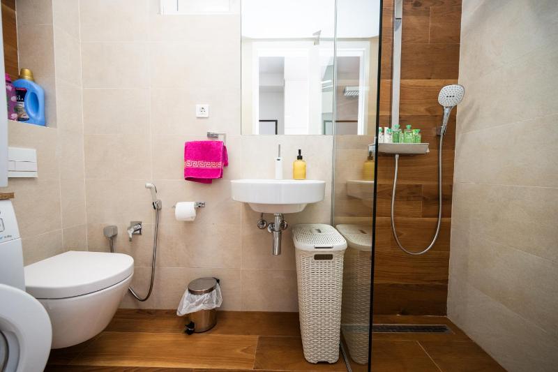 Modern Stay in the City Center - image 6