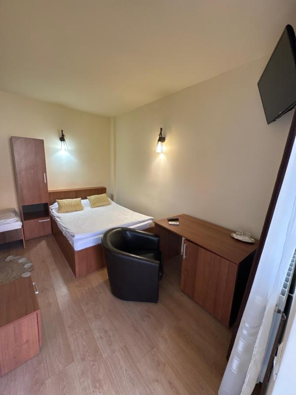 Deluxe King Room image 1