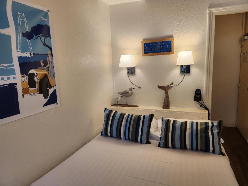 Budget Double Room image 3