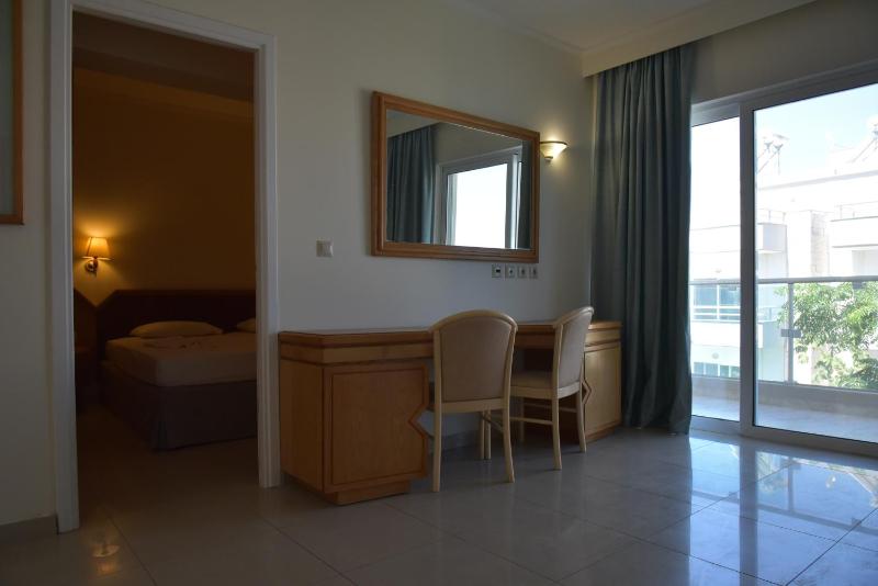 Bristol Sea View Apartments - image 32