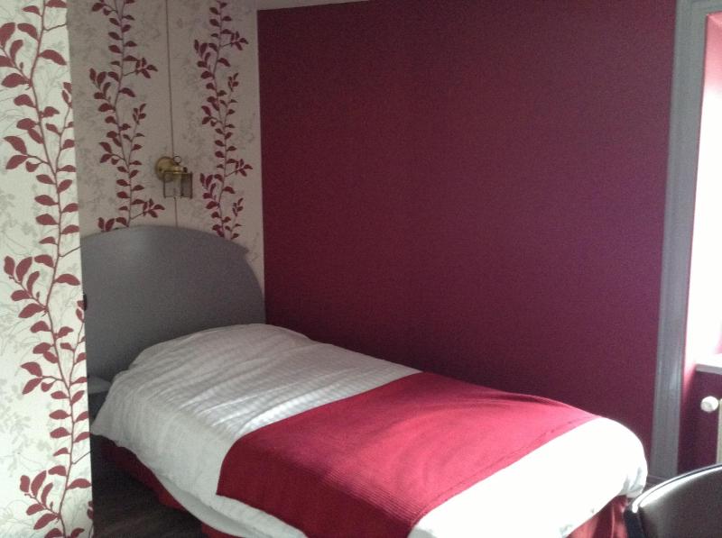 Single Room with Garden View image 4