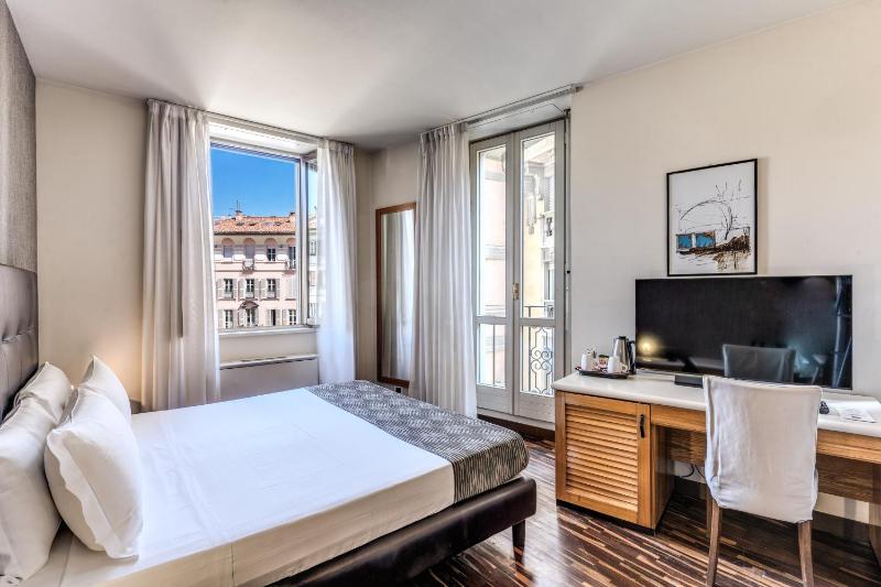 Superior Double or Twin Room image 3
