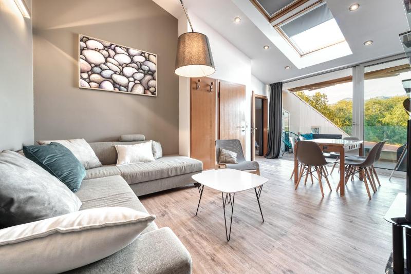 Two-Bedroom Apartment with Terrace and Sea View image 1