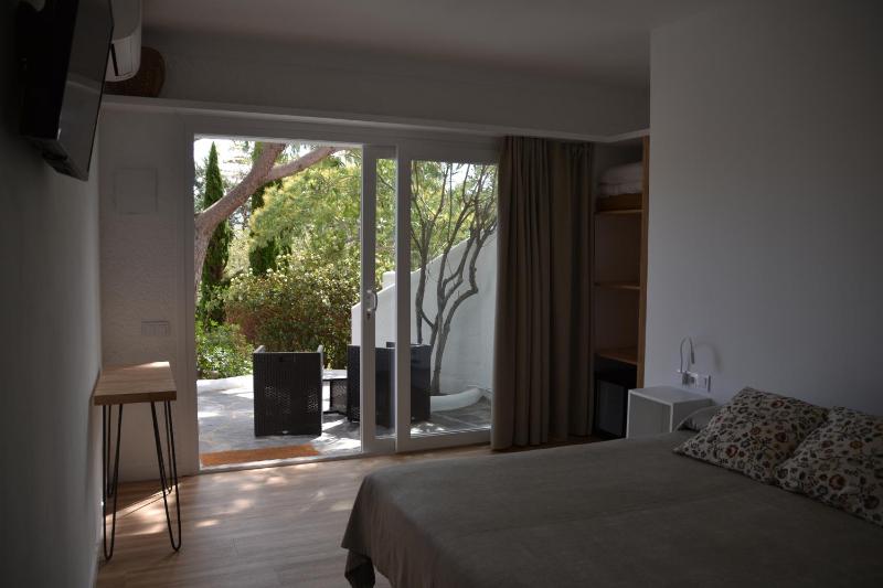 Double Room with Terrace image 4