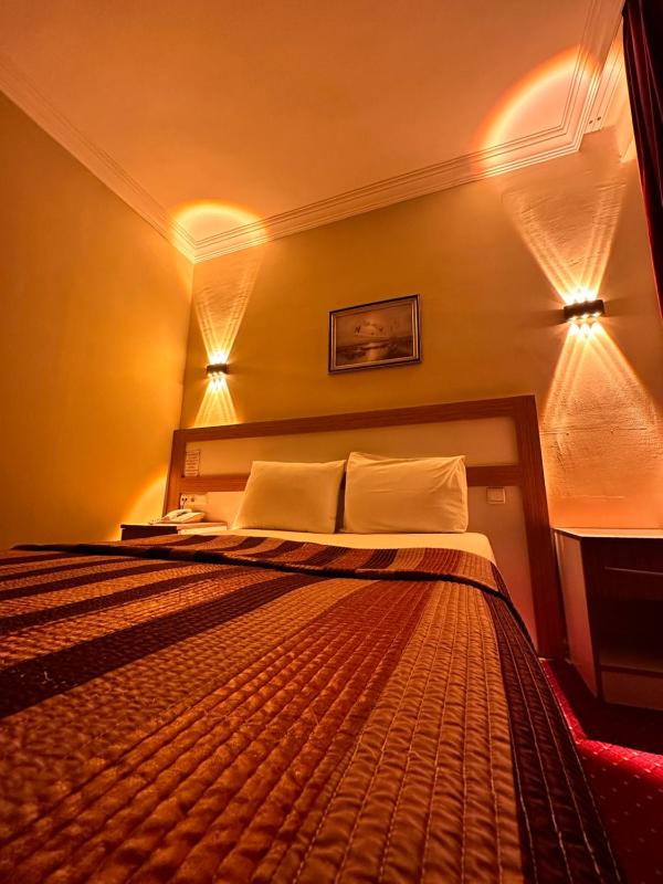 Double Room image 1