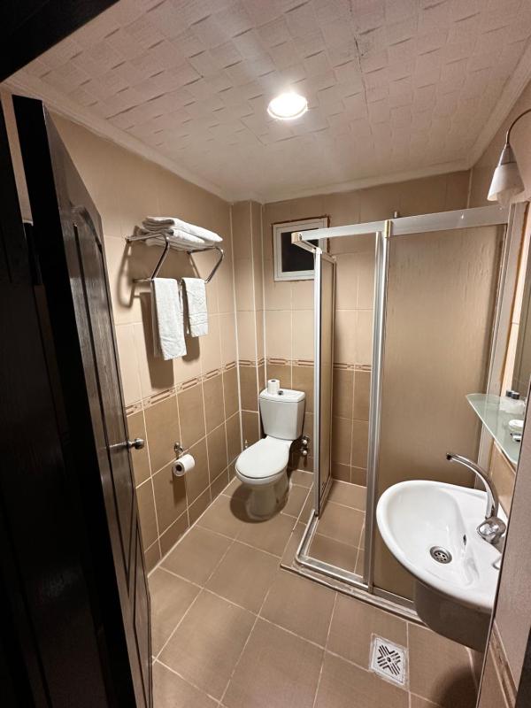 Double Room image 3