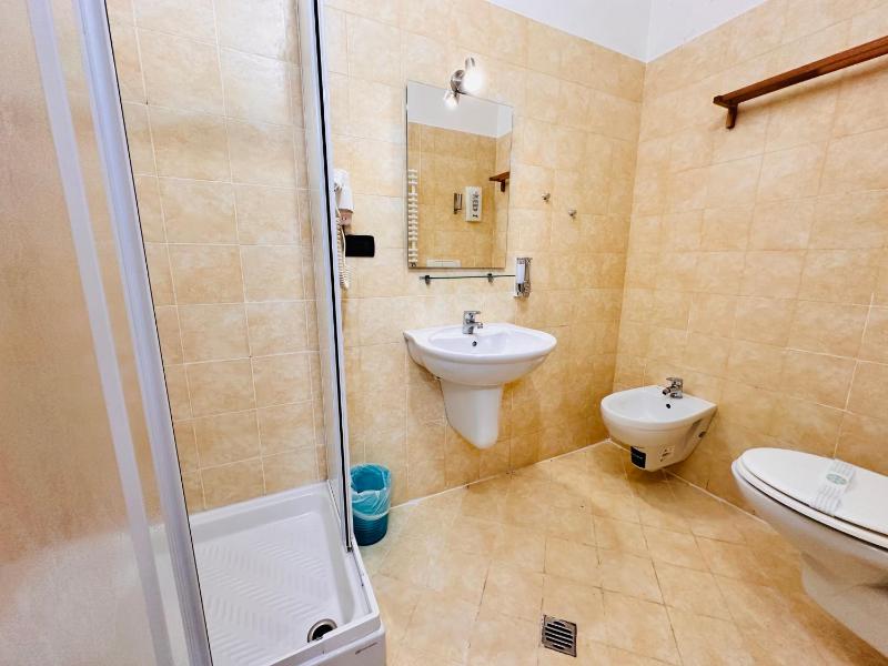 Triple Room image 2