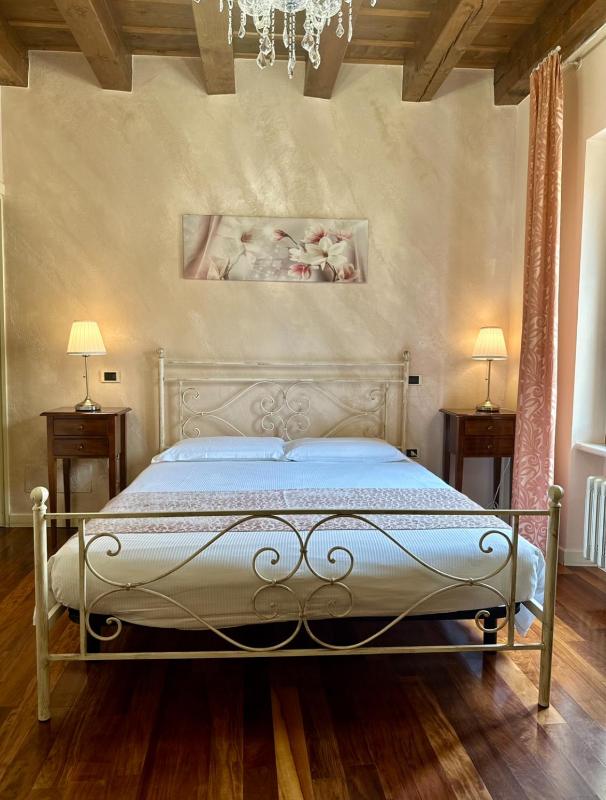Standard Double Room image 2