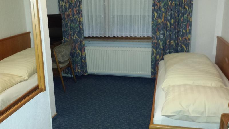 Economy Single Room image 2