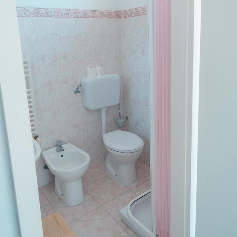 Double Room with Extra Bed image 1
