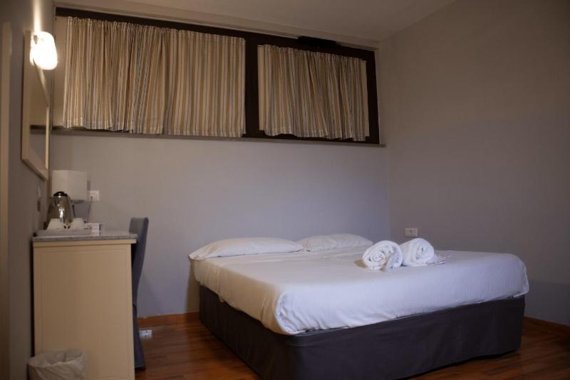Double Room image 1