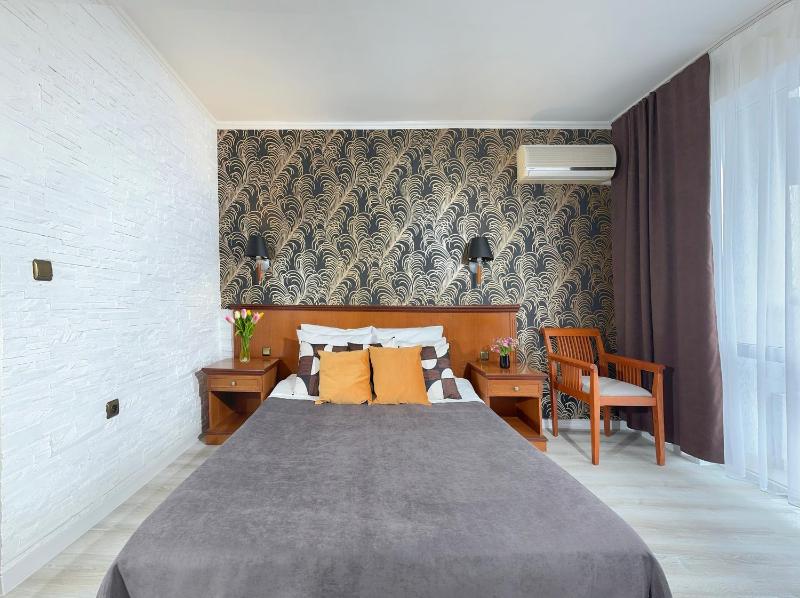 Double Room with Balcony image 1