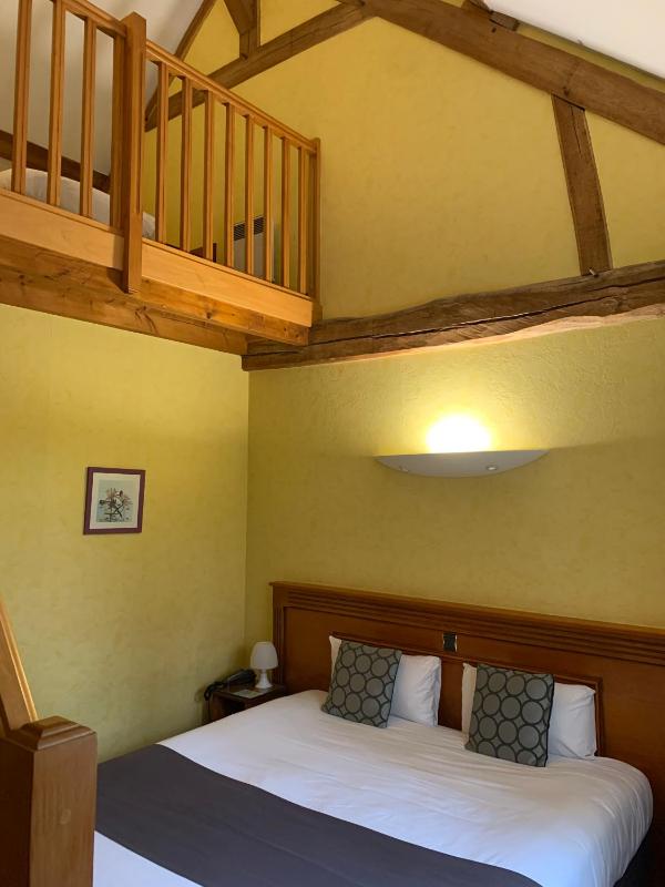 Family Room image 4