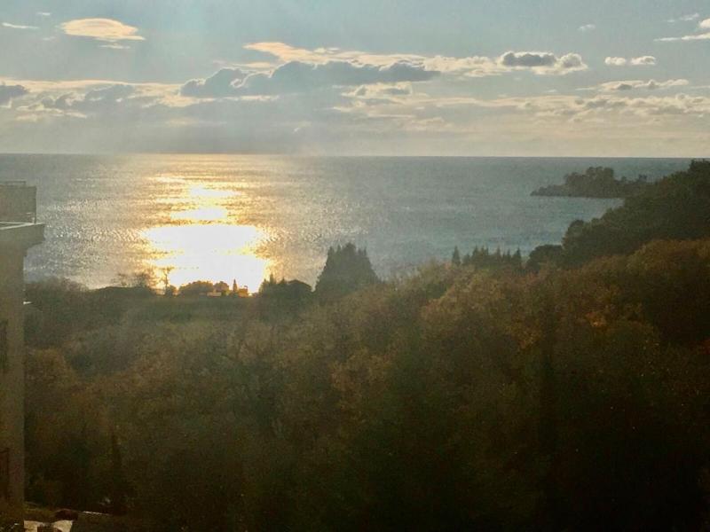 Family Two-Bedroom Apartment with View image 3