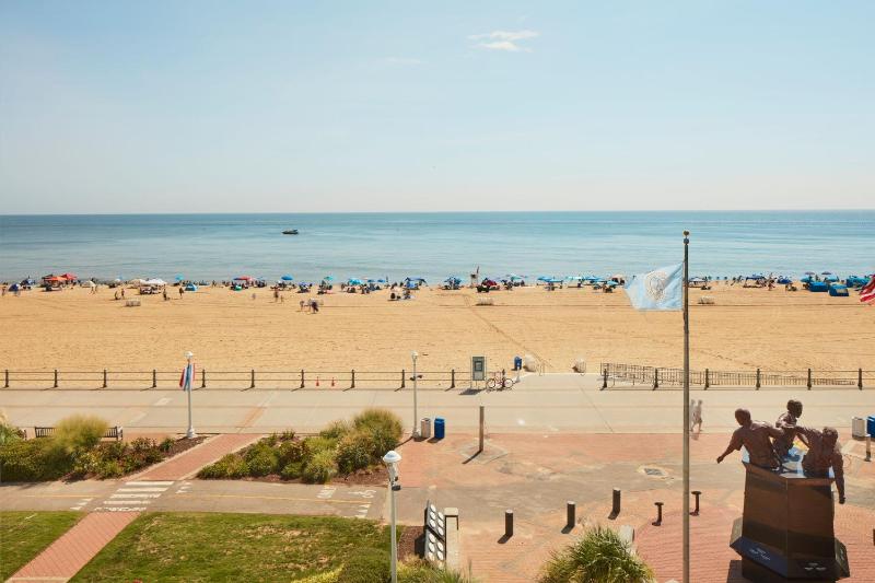Sheraton Virginia Beach Oceanfront Hotel - image 21