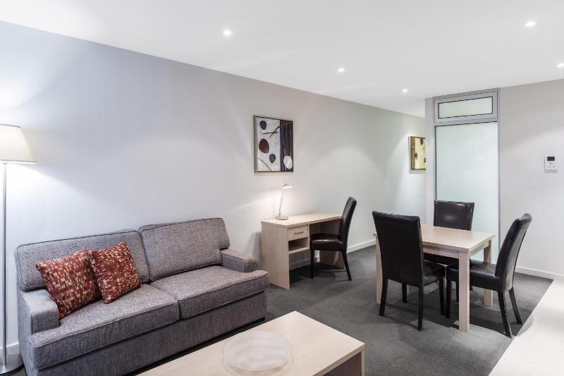iStay Precinct Adelaide - image 12