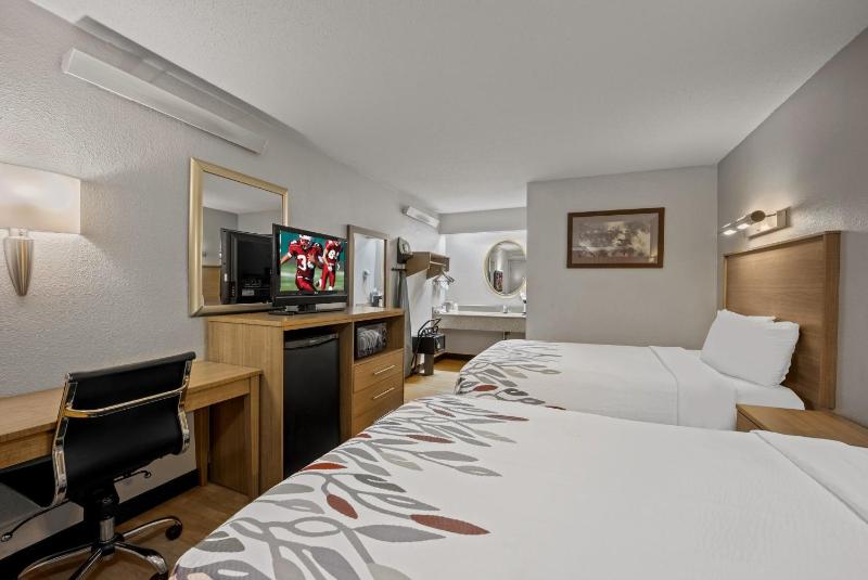 Deluxe Room with Two Double Beds Smoking image 3