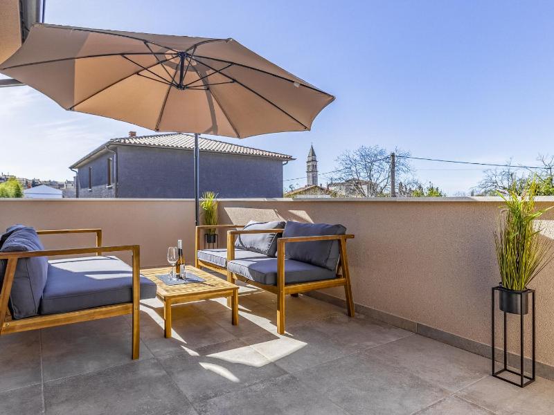Family villa with pool wellness - image 8