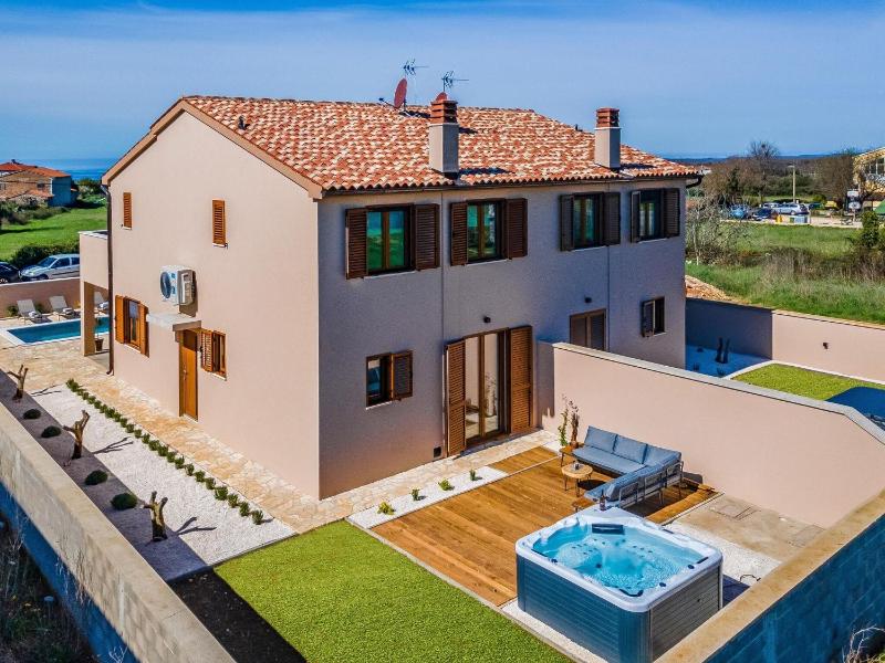 Family villa with pool wellness - image 1