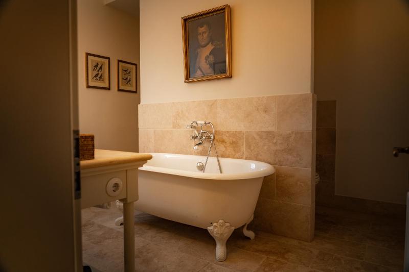 Single Room image 2