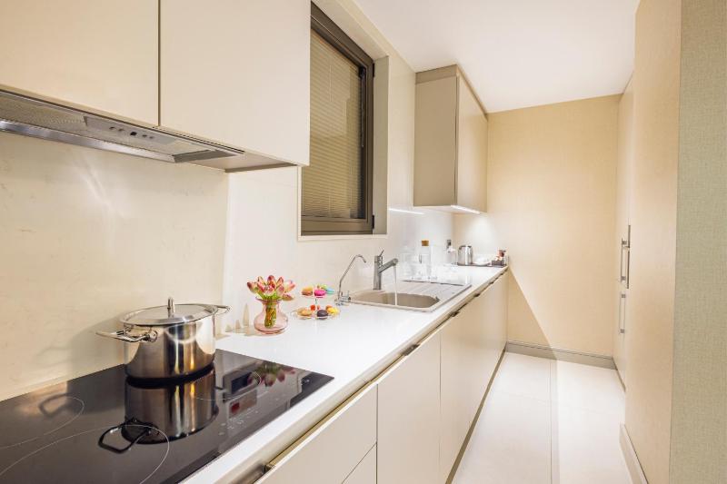 Superior Suite image 2