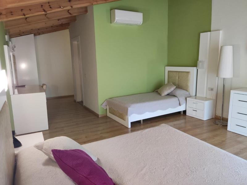 Double Room with Balcony image 4