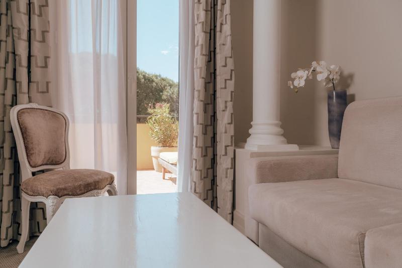 Suite with Sea View image 2