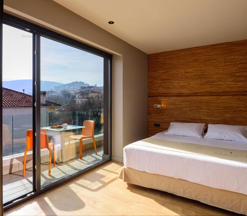 Comfort Double or Twin Room with Pool View image 4