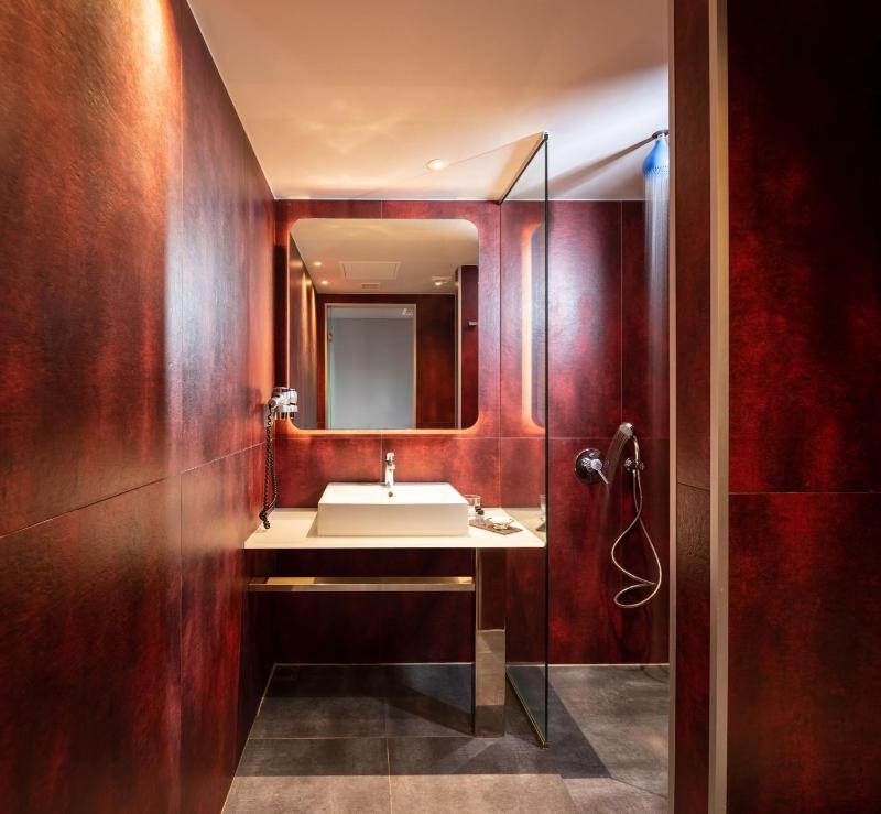 Premier Double or Twin Room with Mountain View image 3