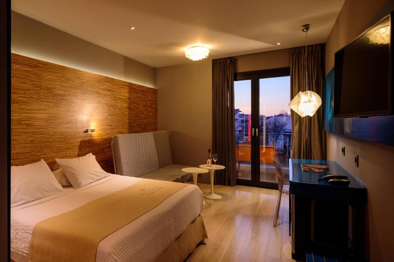 Supreme Quadruple Room with Mountain View image 1