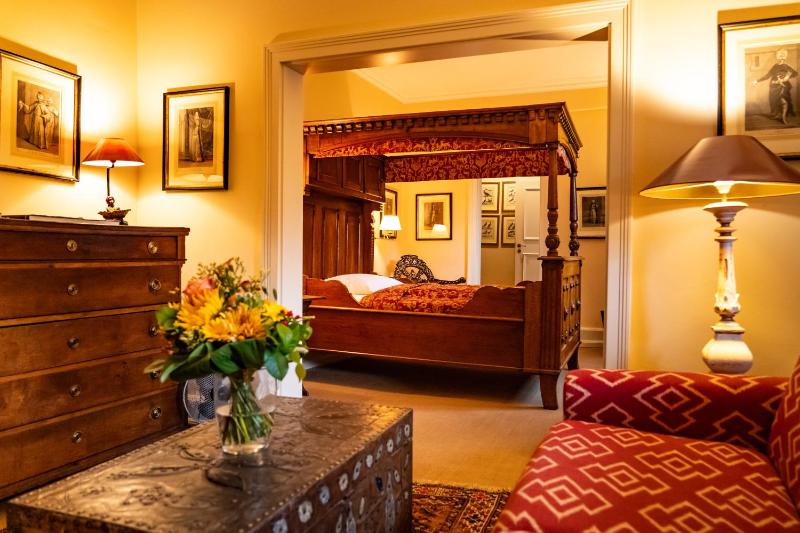 Deluxe Suite image 1