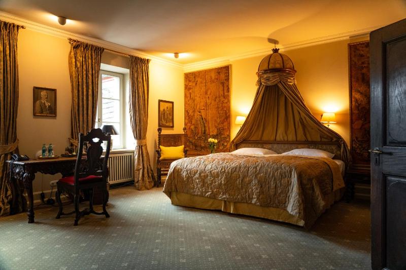 Deluxe Suite image 4