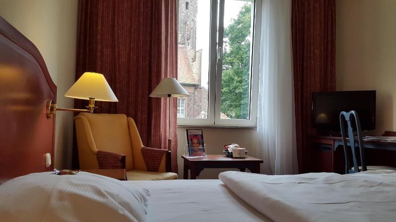 Standard Double Room image 4