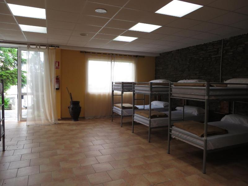 Bed in 16-Bed Mixed Dormitory Room  image 3