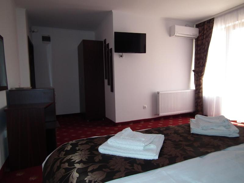 Vila Queen Mary - image 30