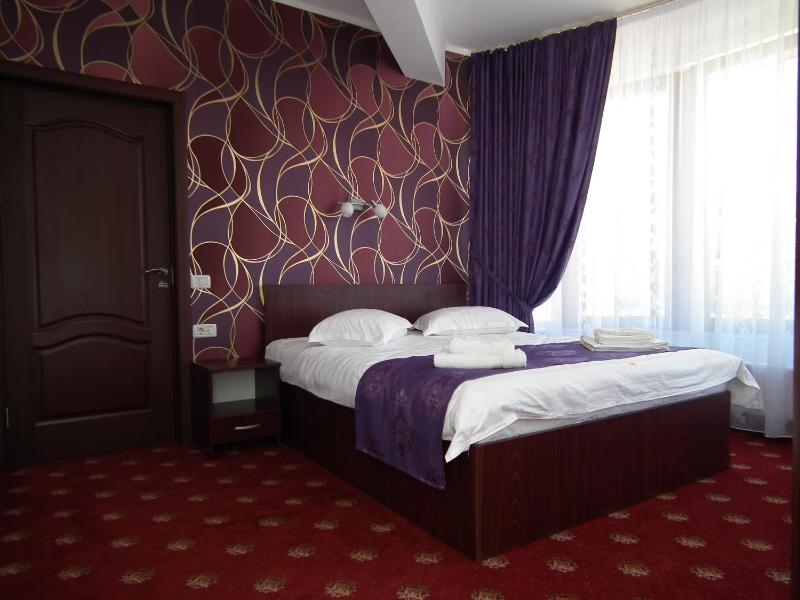 Vila Queen Mary - image 33