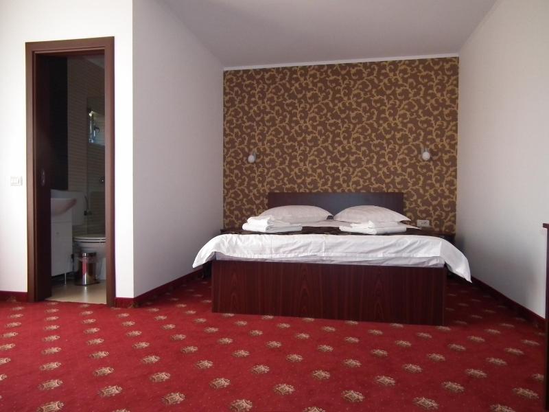 Double Room image 4