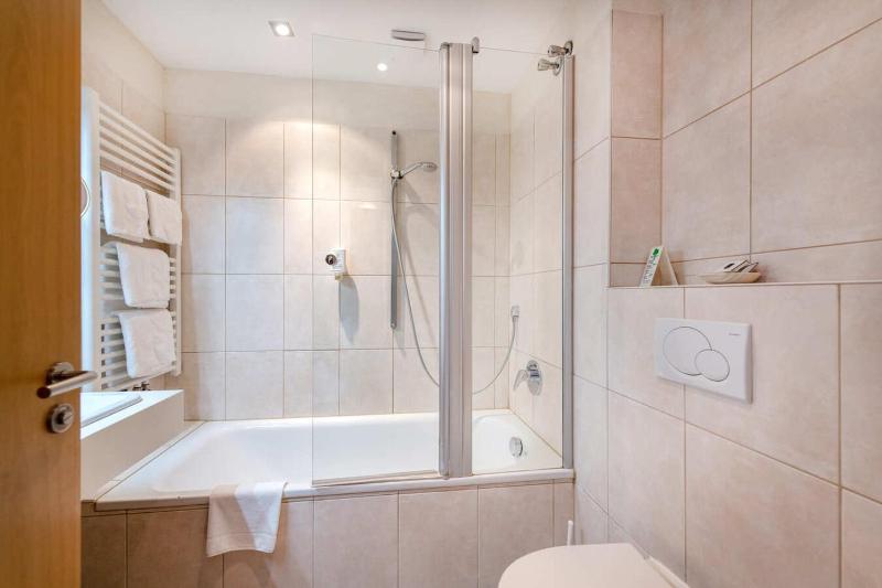 Double Room with River View image 4