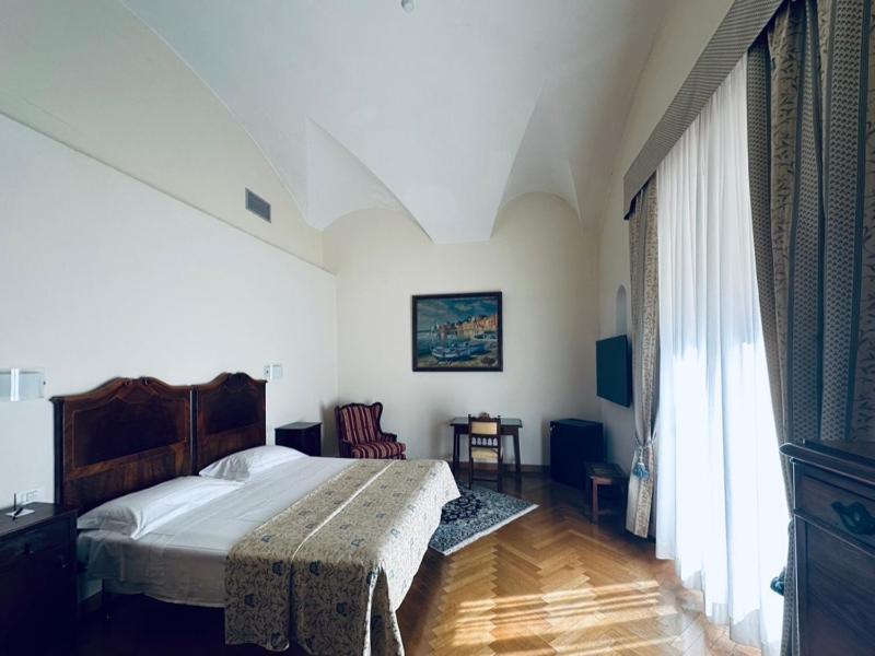 Single Room image 4