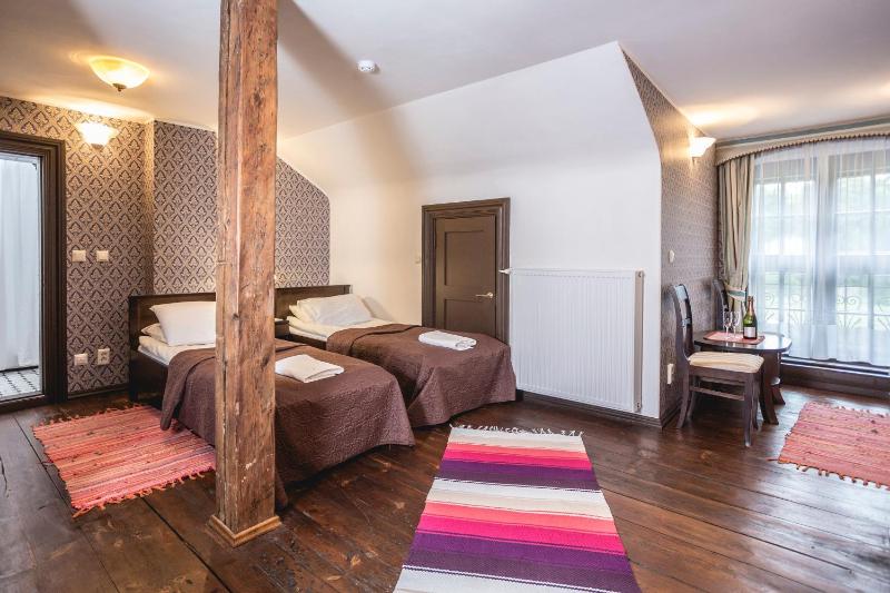 Twin Room image 1